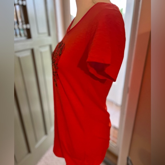 Top/ Shirt Elephant Pattern with Beads NEW - Picture 2 of 5